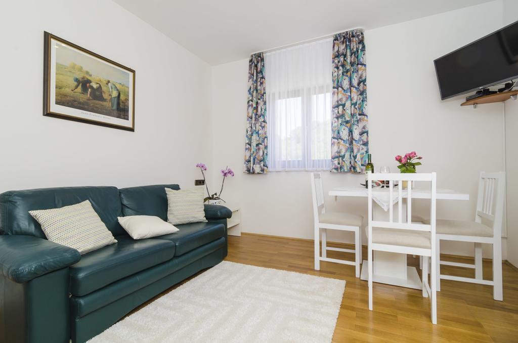 Apartment Nadine Okuklje 外观 照片